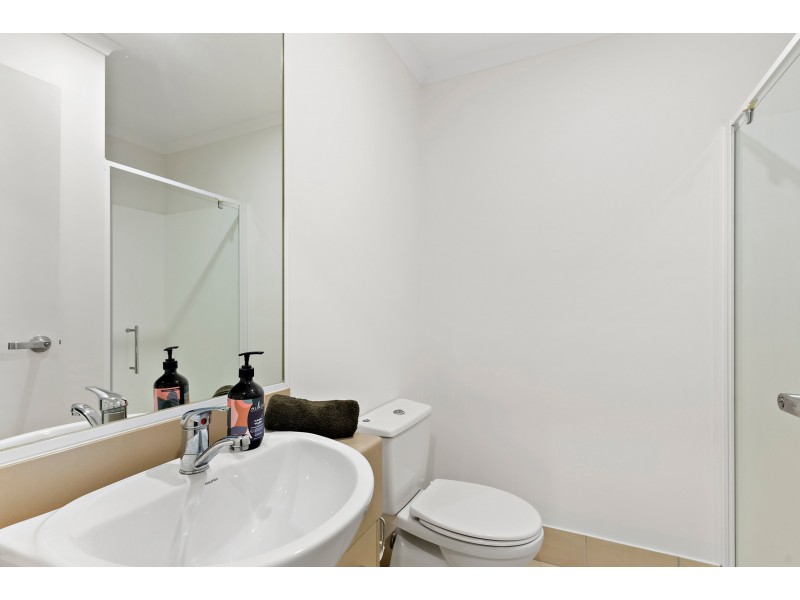2/33 Blackall Street, Woombye QLD 4559