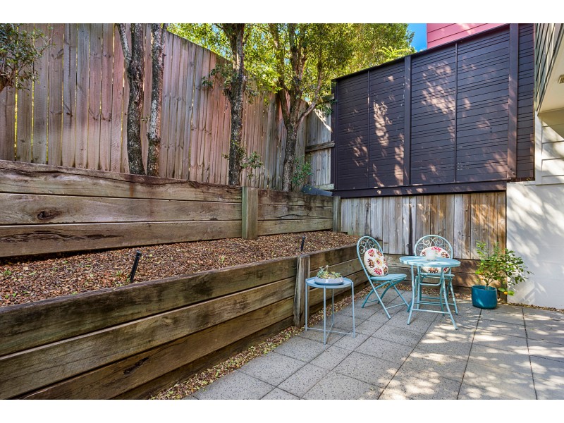 2/33 Blackall Street, Woombye QLD 4559