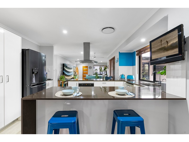 5 Jacaranda Drive, Mooloolaba QLD 4557