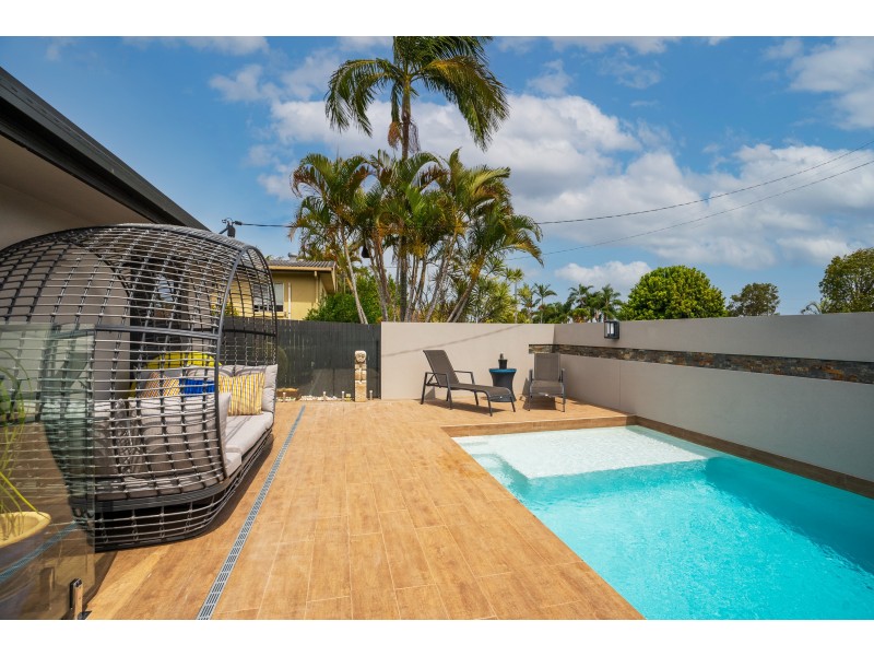 5 Jacaranda Drive, Mooloolaba QLD 4557