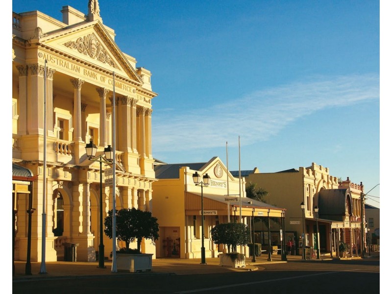 19 New Queen Road, Queenton QLD 4820