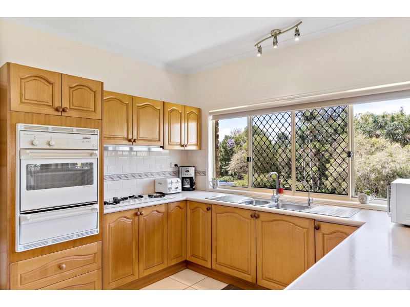 5 Bullock Court, Kureelpa QLD 4560