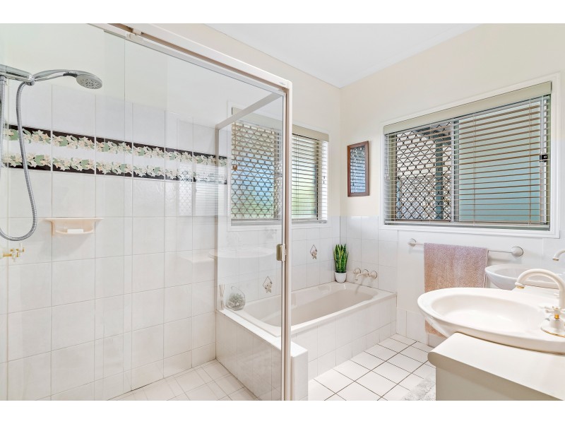 5 Bullock Court, Kureelpa QLD 4560