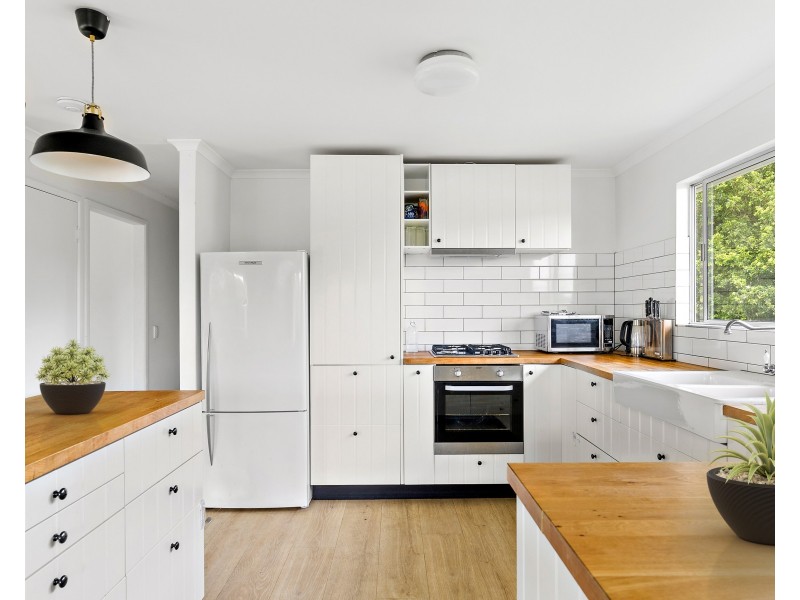 21 Pease Blossom Street, Coes Creek QLD 4560