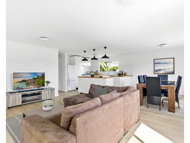 21 Pease Blossom Street, Coes Creek QLD 4560