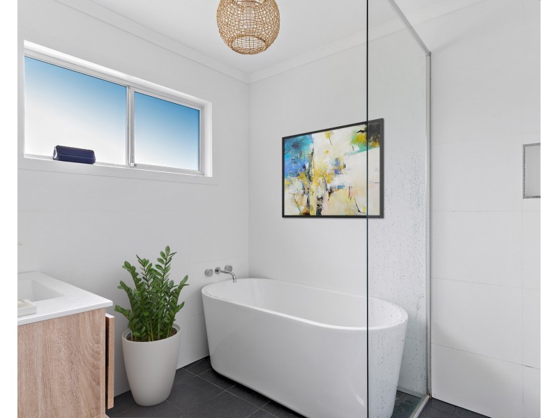 21 Pease Blossom Street, Coes Creek QLD 4560