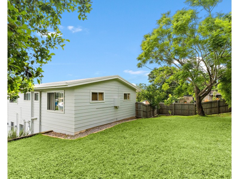 21 Pease Blossom Street, Coes Creek QLD 4560