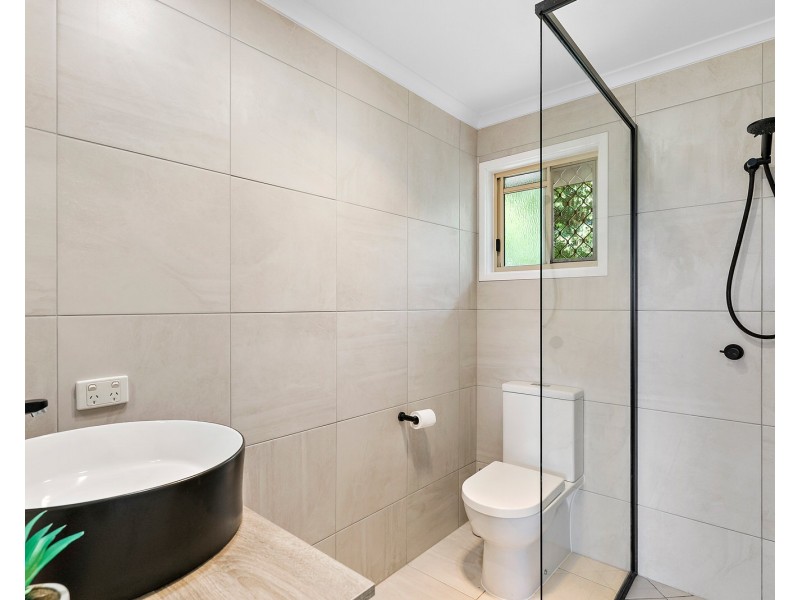 6 Valley Breeze Court, Coes Creek QLD 4560