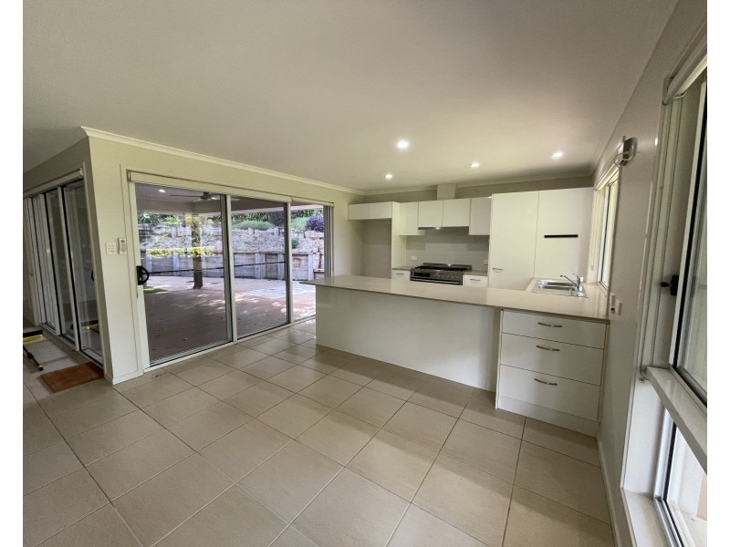 10/43-45 Western Avenue, Montville QLD 4560