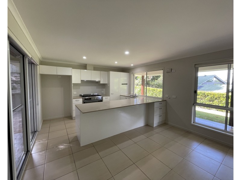 10/43-45 Western Avenue, Montville QLD 4560