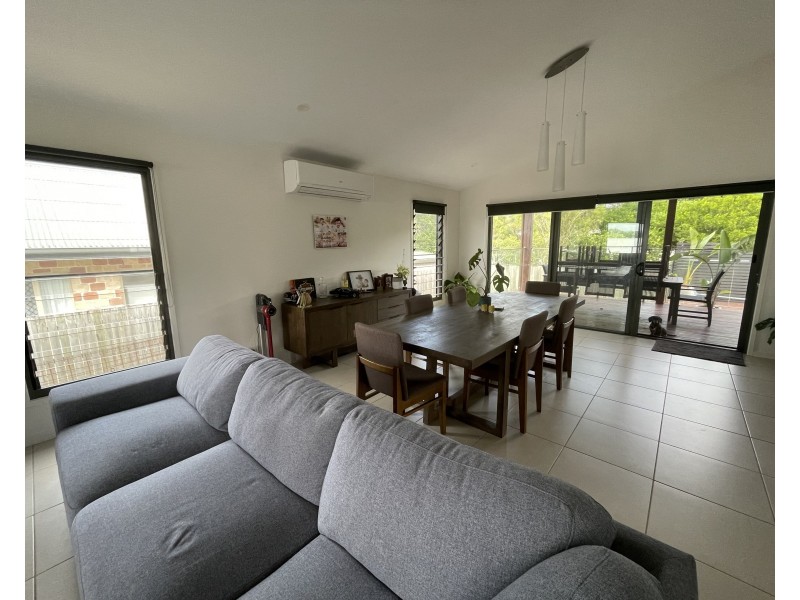 6 Cooee Ct, Coes Creek QLD 4560