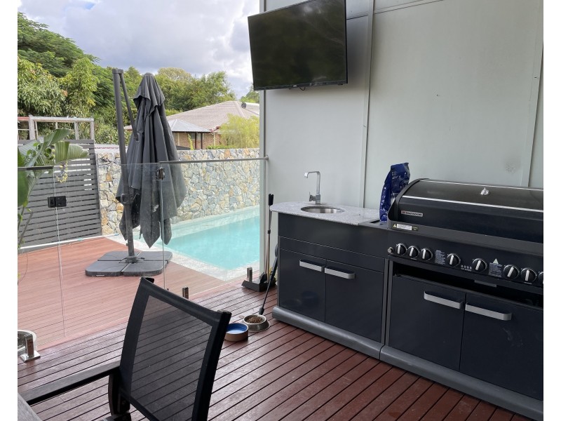 6 Cooee Ct, Coes Creek QLD 4560