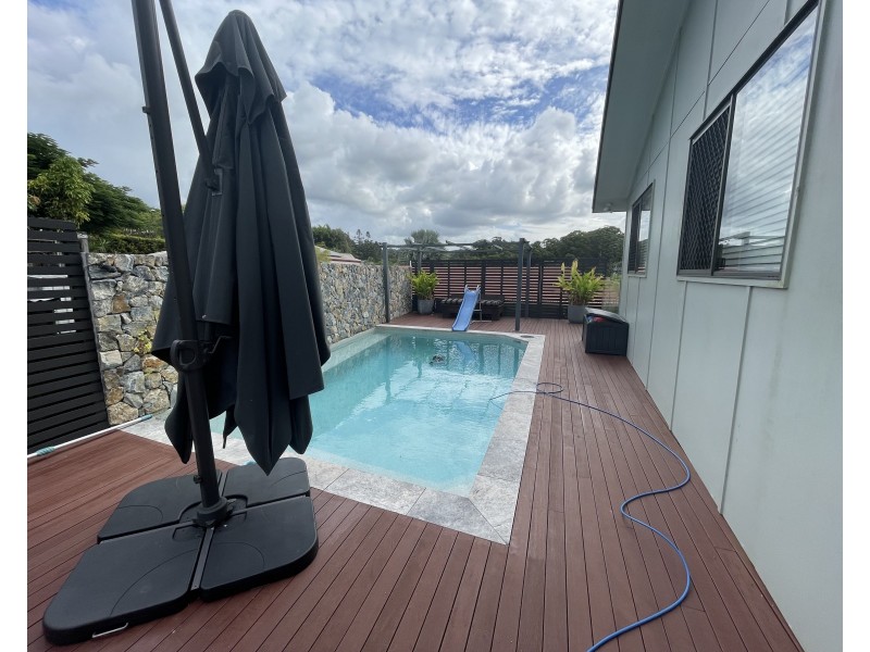 6 Cooee Ct, Coes Creek QLD 4560