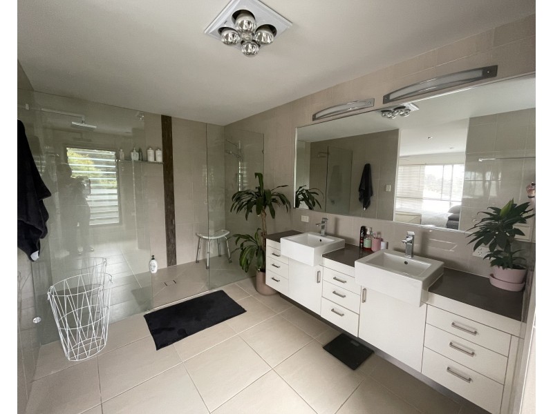 6 Cooee Ct, Coes Creek QLD 4560