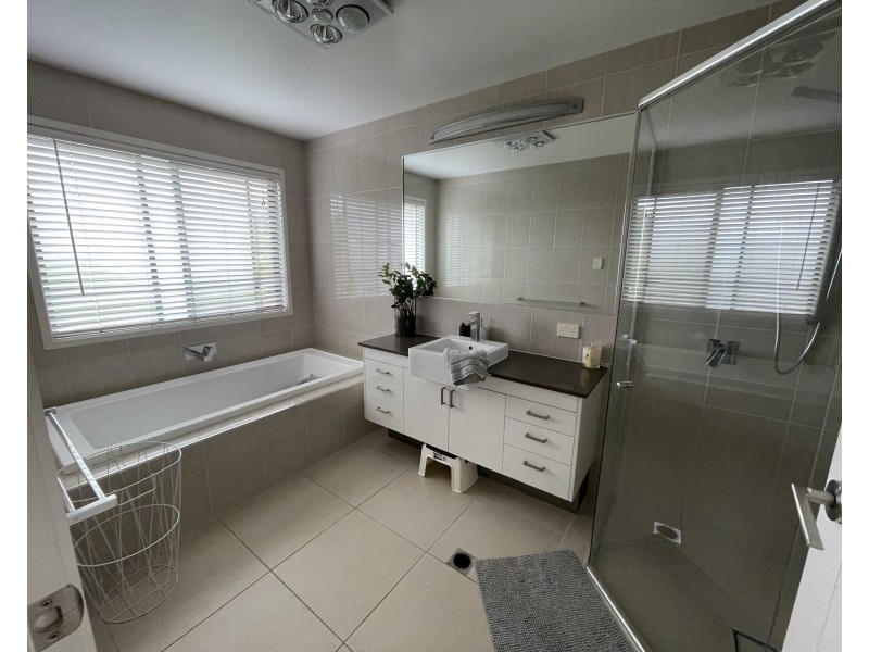 6 Cooee Ct, Coes Creek QLD 4560