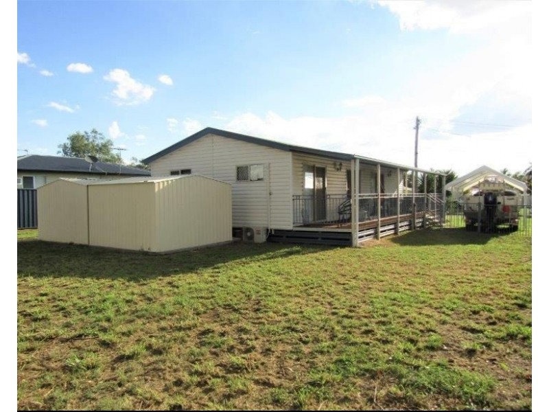 9 Long Street, Blackwater QLD 4717