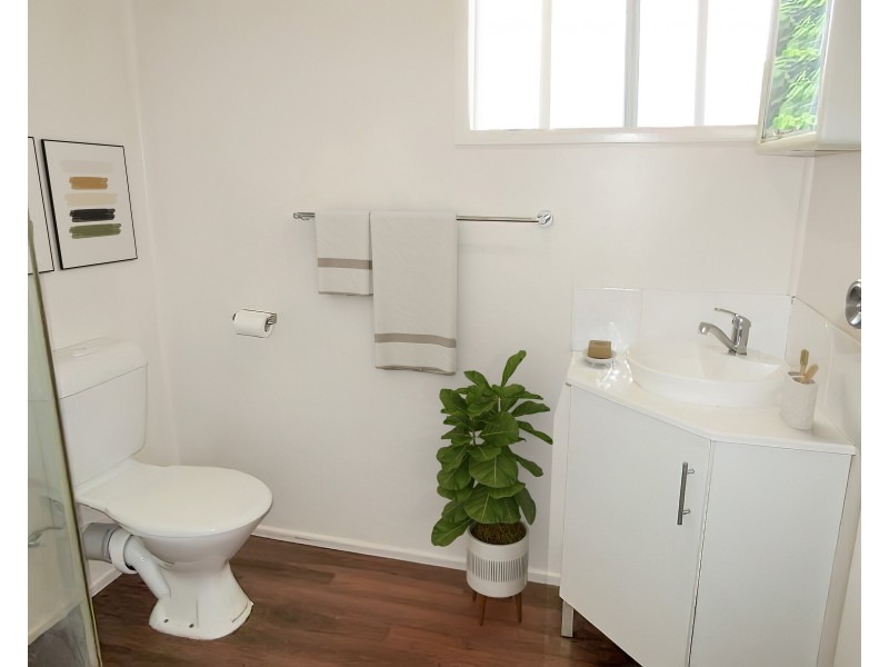 1 & 2/9 Umbrella Street, Blackwater QLD 4717