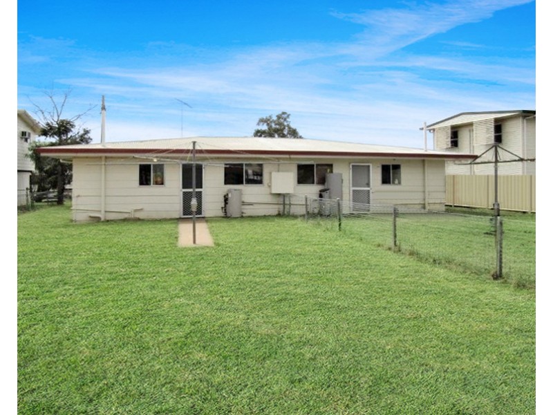 1 & 2/9 Umbrella Street, Blackwater QLD 4717