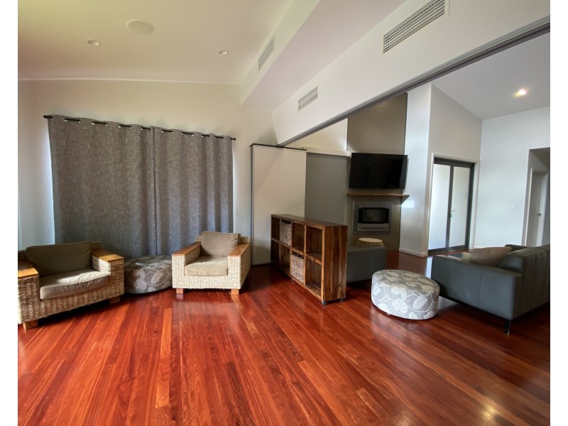 18 Lawyer Street, Maleny QLD 4552
