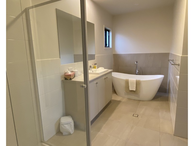 18 Lawyer Street, Maleny QLD 4552