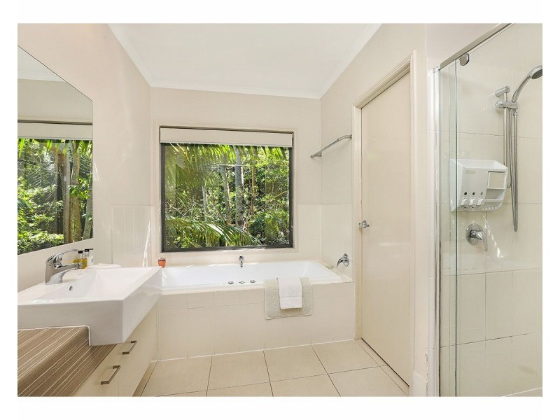 18 Lawyer Street, Maleny QLD 4552