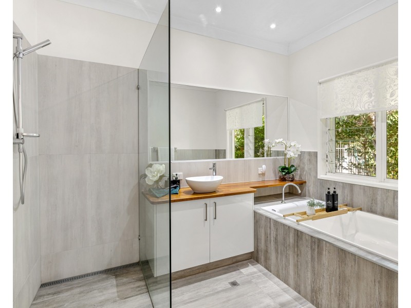 123 Mons School Road, Mons QLD 4556