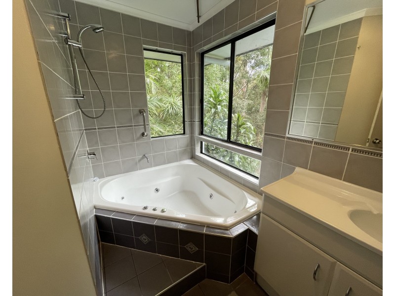 27 Leigha Place, Kureelpa QLD 4560