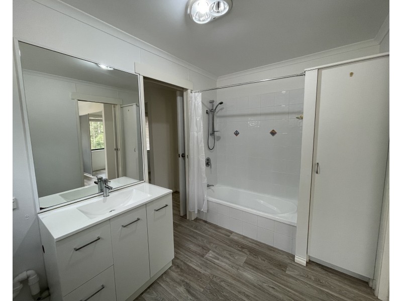 2a Sara Place, Ilkley QLD 4554