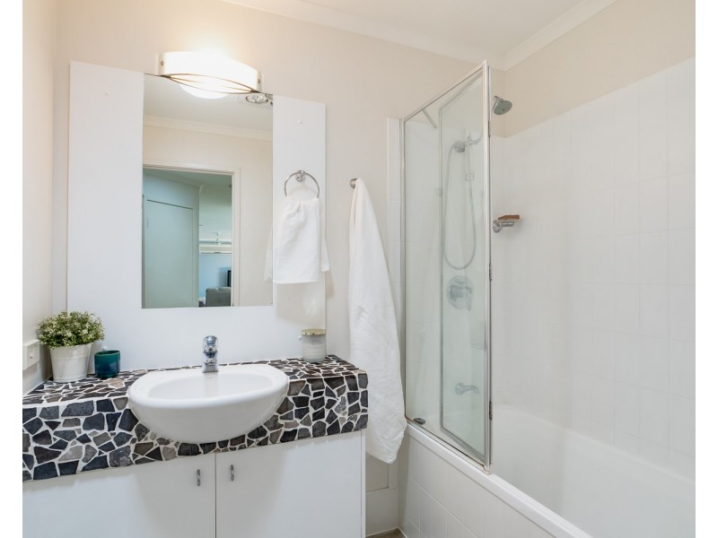 18/1 Lakehead Drive, Sippy Downs QLD 4556