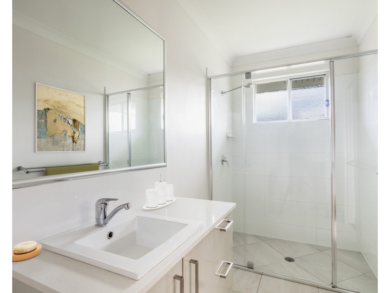 2/15 Pinnacles Drive, Glass House Mountains QLD 4518