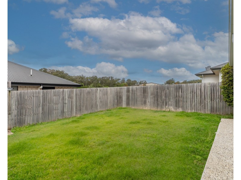 2/15 Pinnacles Drive, Glass House Mountains QLD 4518