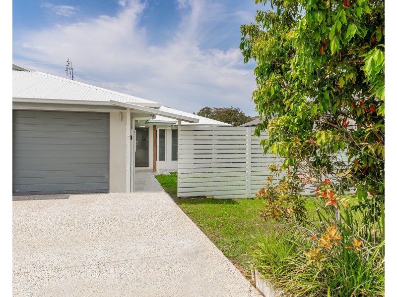 2/15 Pinnacles Drive, Glass House Mountains QLD 4518