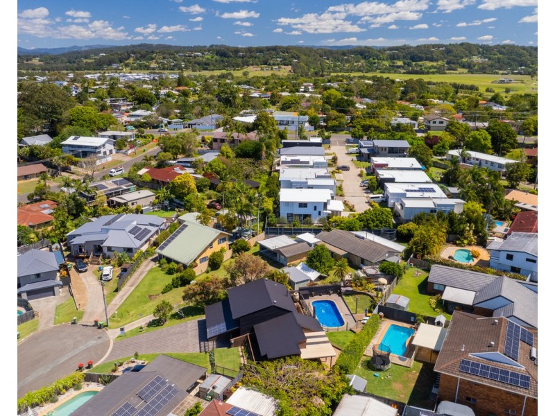 8 Boroko Place, Bli Bli QLD 4560