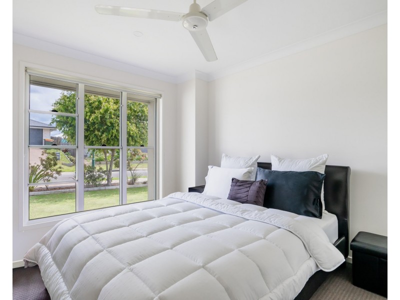 1/15 Pinnacles Drive, Glass House Mountains QLD 4518