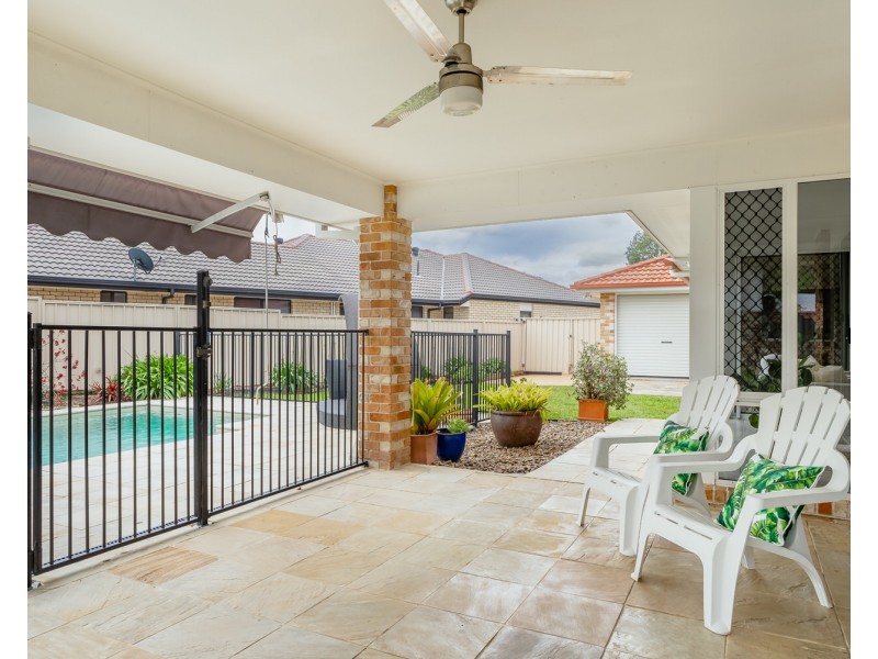 17 Maddock Avenue, Mooloolah Valley QLD 4553