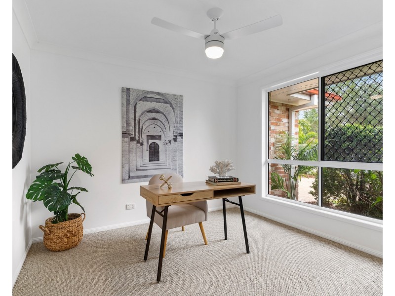 17 Maddock Avenue, Mooloolah Valley QLD 4553