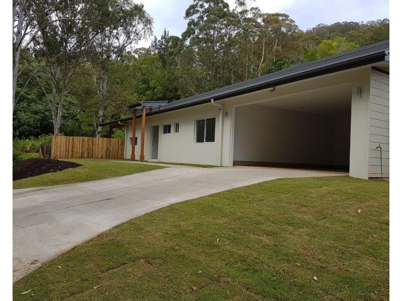 6 Simons Road, Towen Mountain QLD 4560