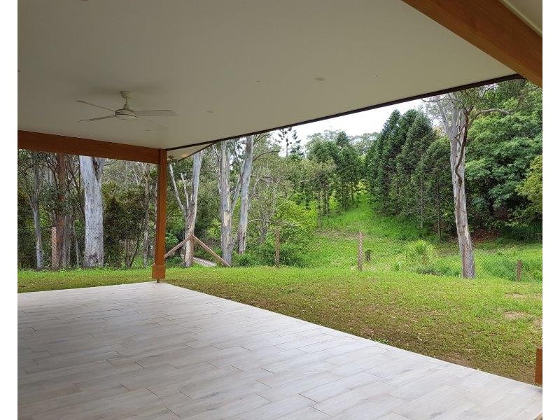 6 Simons Road, Towen Mountain QLD 4560