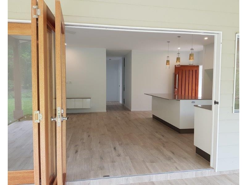 6 Simons Road, Towen Mountain QLD 4560