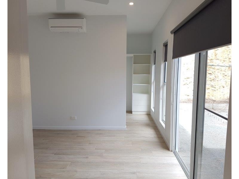 6 Simons Road, Towen Mountain QLD 4560