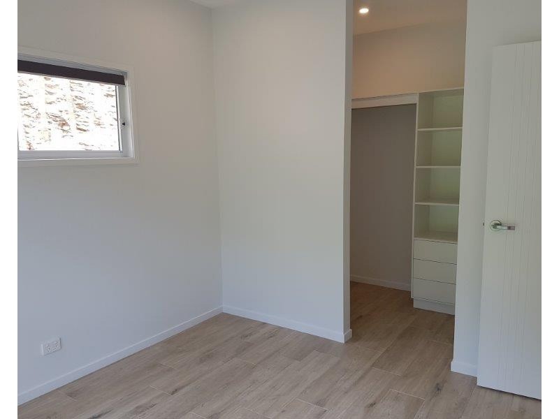 6 Simons Road, Towen Mountain QLD 4560