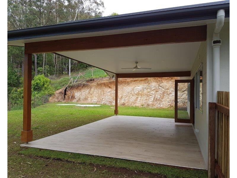 6 Simons Road, Towen Mountain QLD 4560