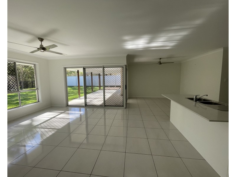 14 Kurrajong Close, Mooloolah Valley QLD 4553