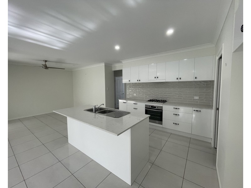 14 Kurrajong Close, Mooloolah Valley QLD 4553