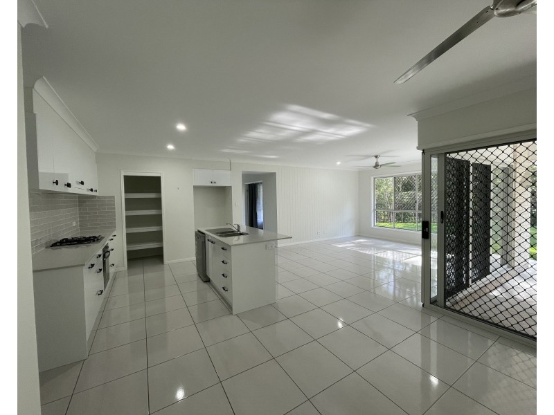 14 Kurrajong Close, Mooloolah Valley QLD 4553