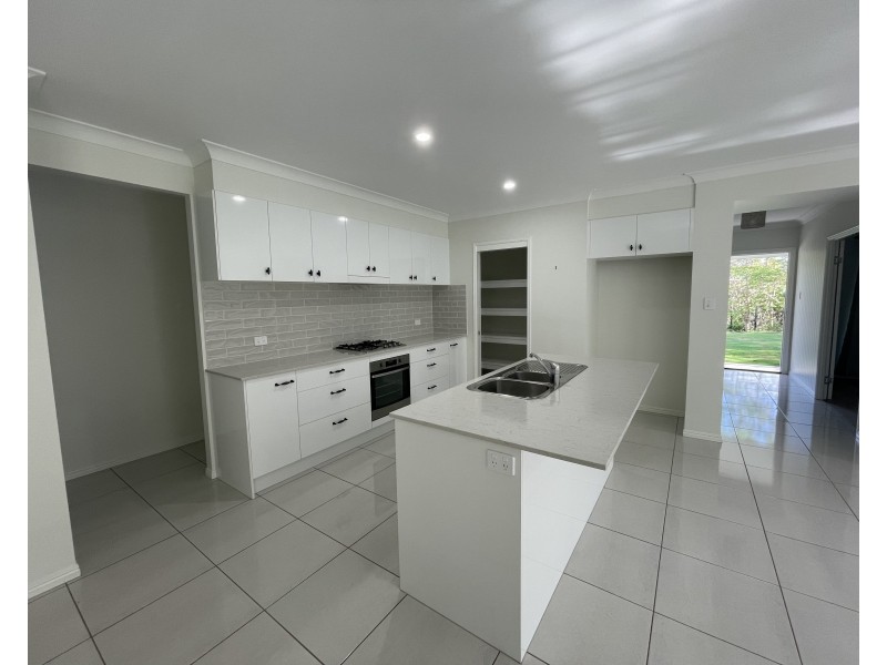14 Kurrajong Close, Mooloolah Valley QLD 4553