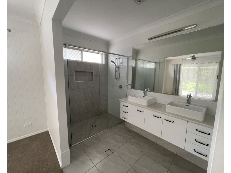 14 Kurrajong Close, Mooloolah Valley QLD 4553