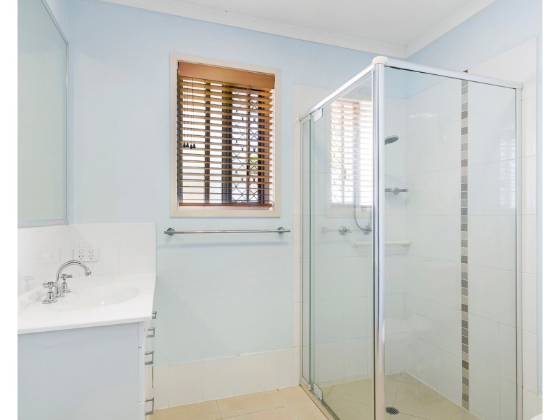 10 Cooee Court, Coes Creek QLD 4560