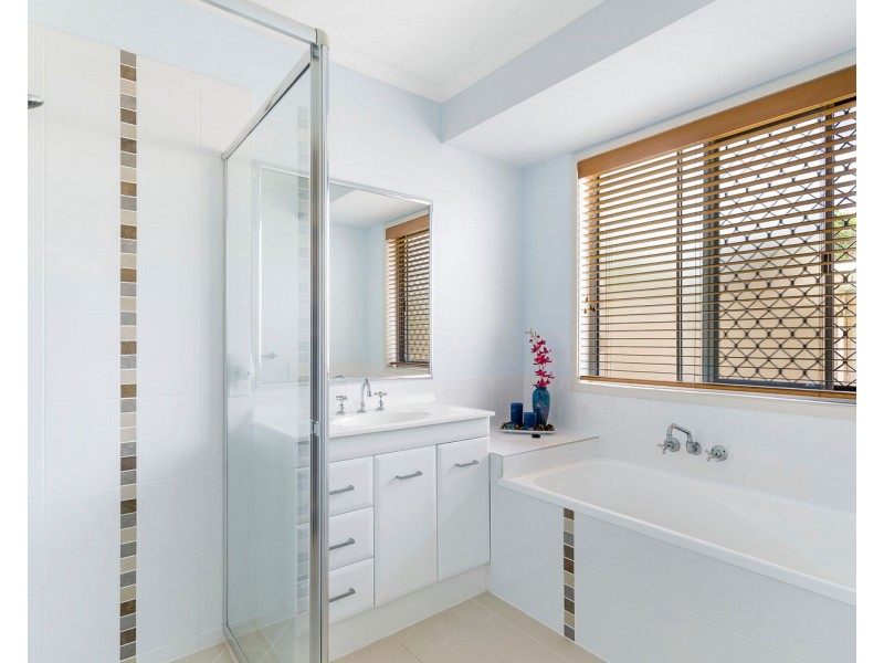10 Cooee Court, Coes Creek QLD 4560