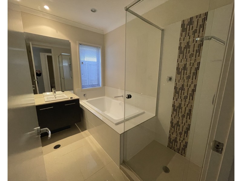 40 Ochre Crescent, Caloundra West QLD 4551